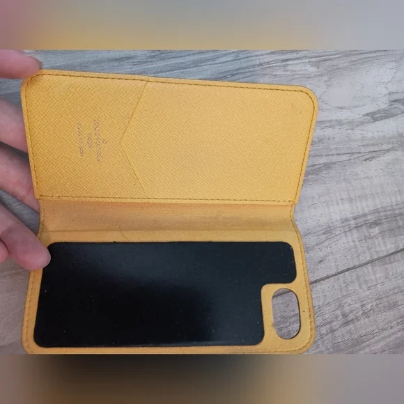 Louis Vuitton iphone case - Picture 3 of 6